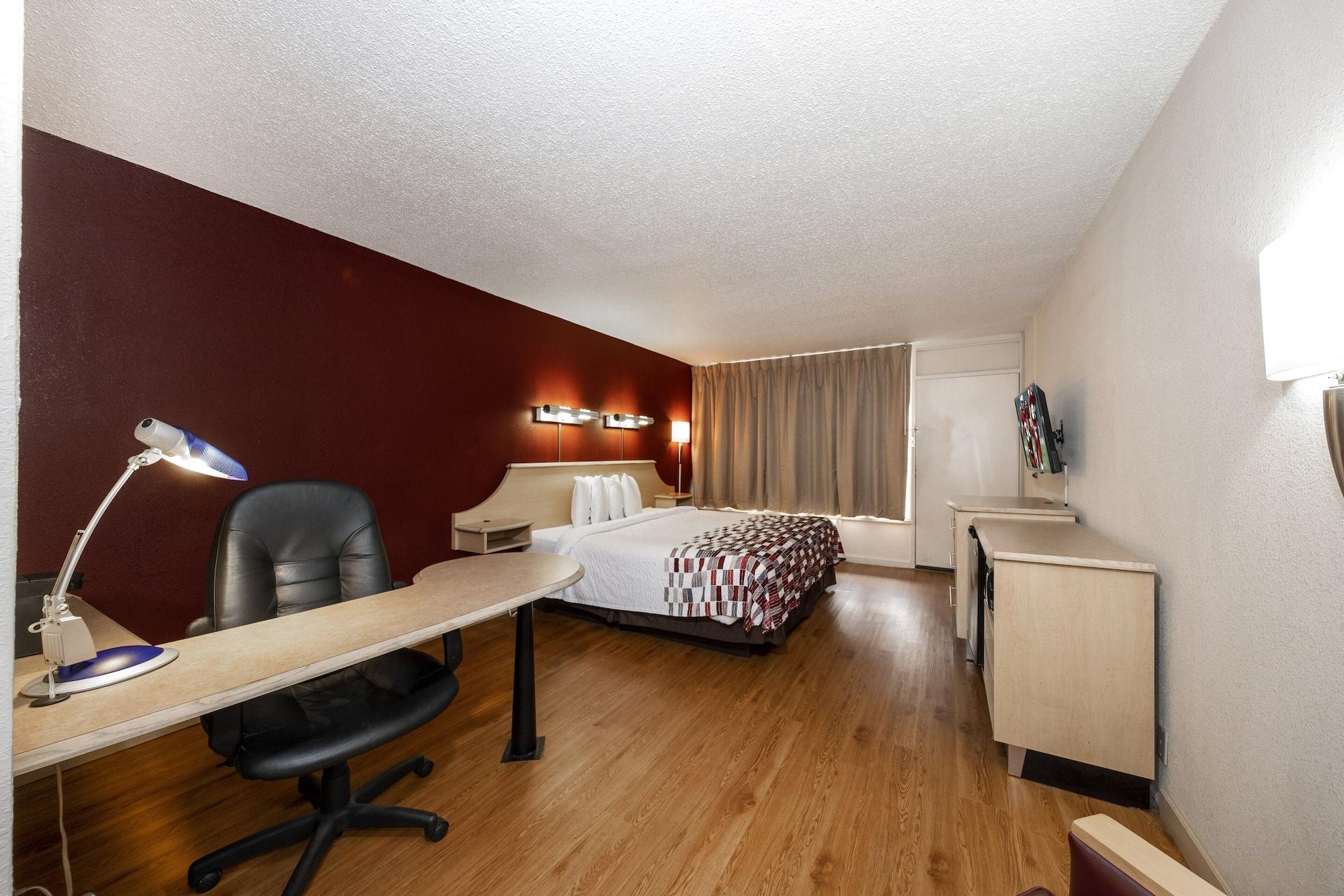 Red Roof Inn & Suites Wytheville Buitenkant foto