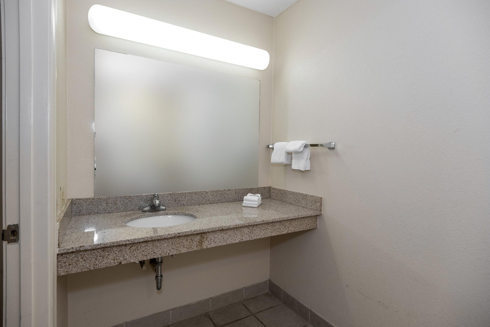 Red Roof Inn & Suites Wytheville Buitenkant foto