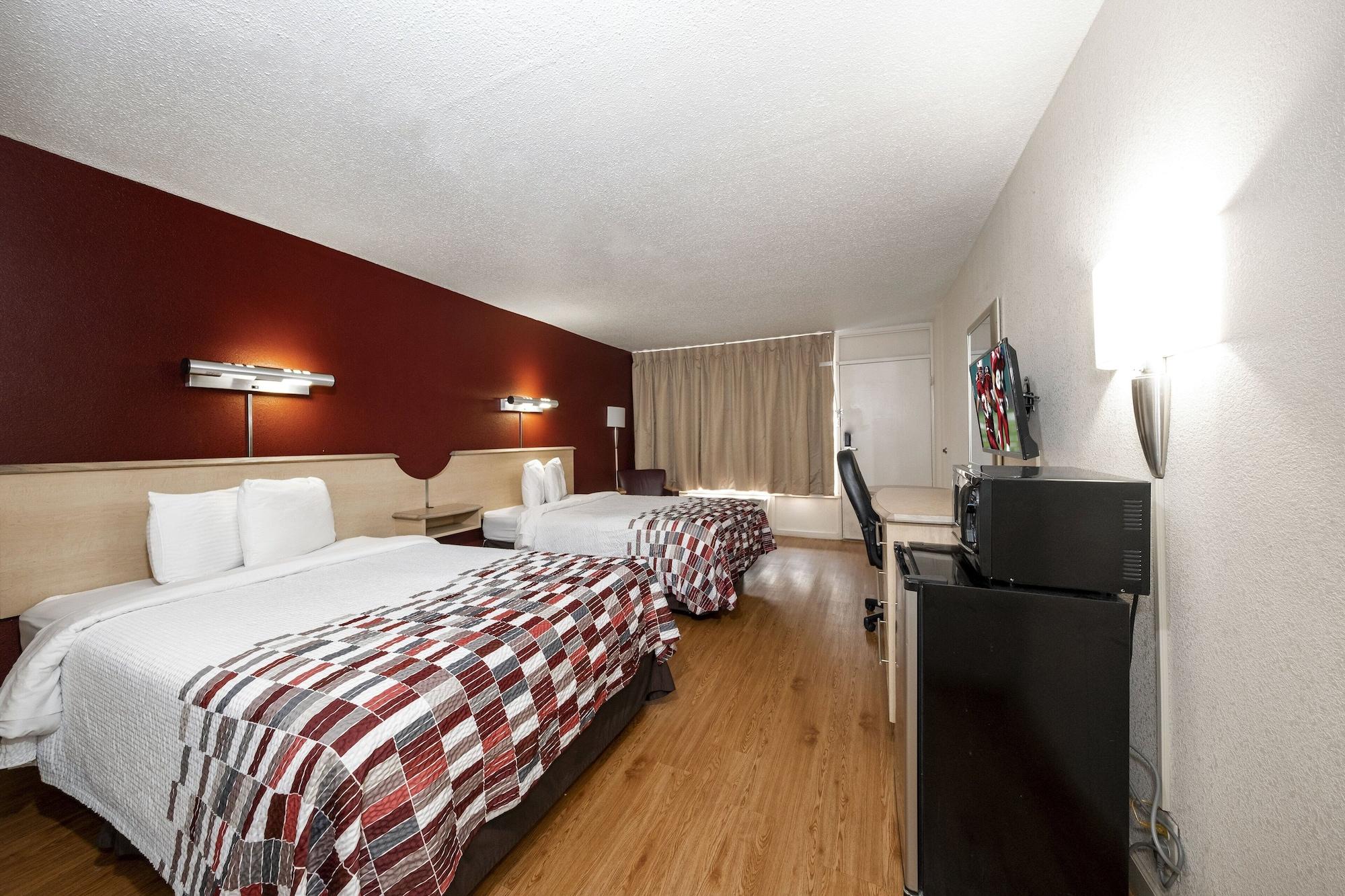 Red Roof Inn & Suites Wytheville Buitenkant foto