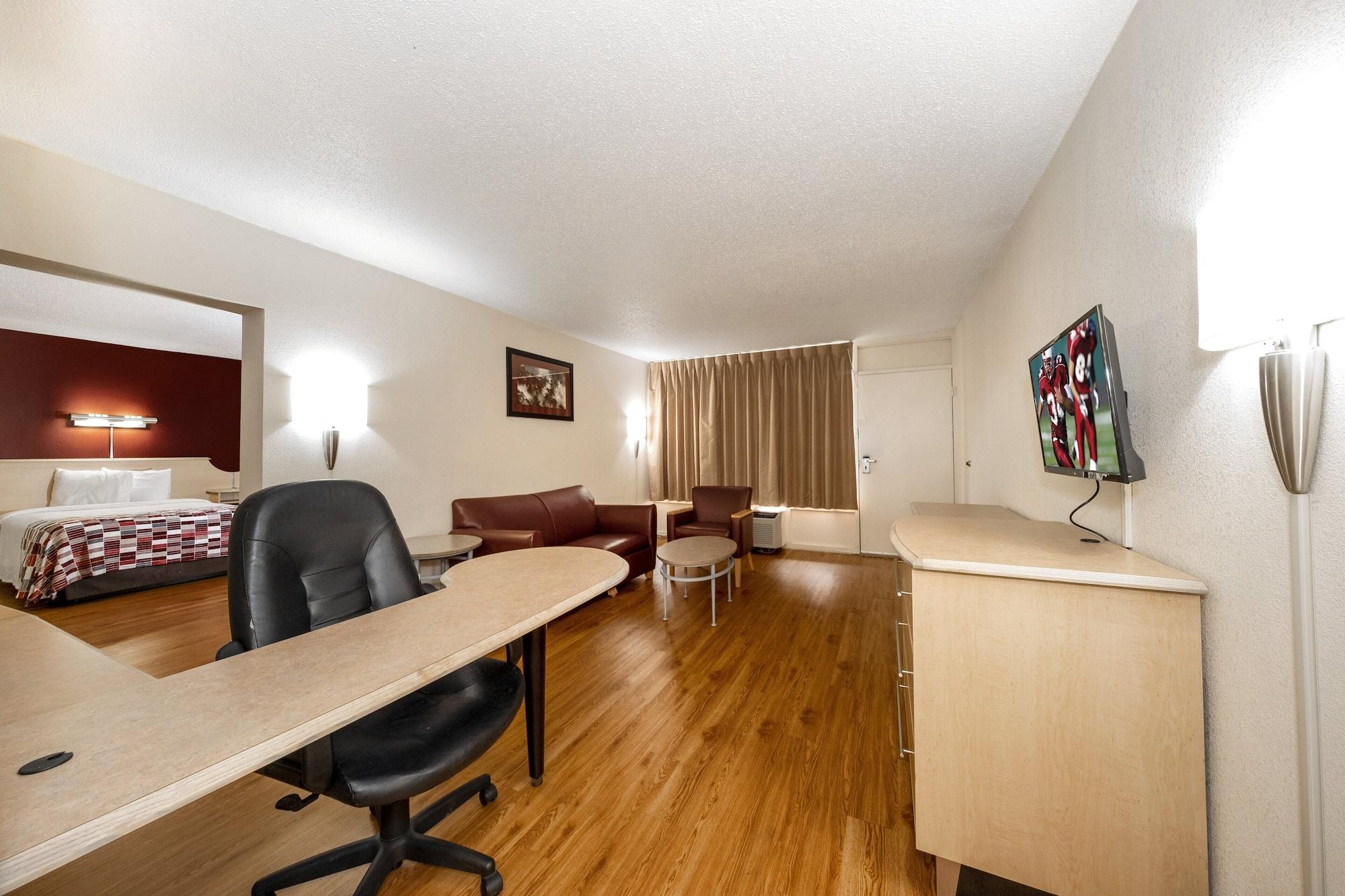 Red Roof Inn & Suites Wytheville Buitenkant foto