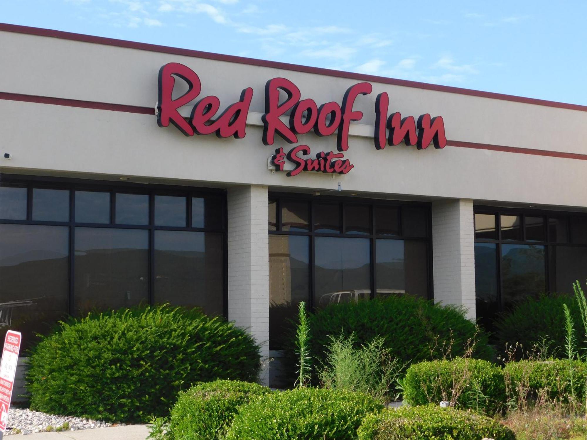 Red Roof Inn & Suites Wytheville Buitenkant foto