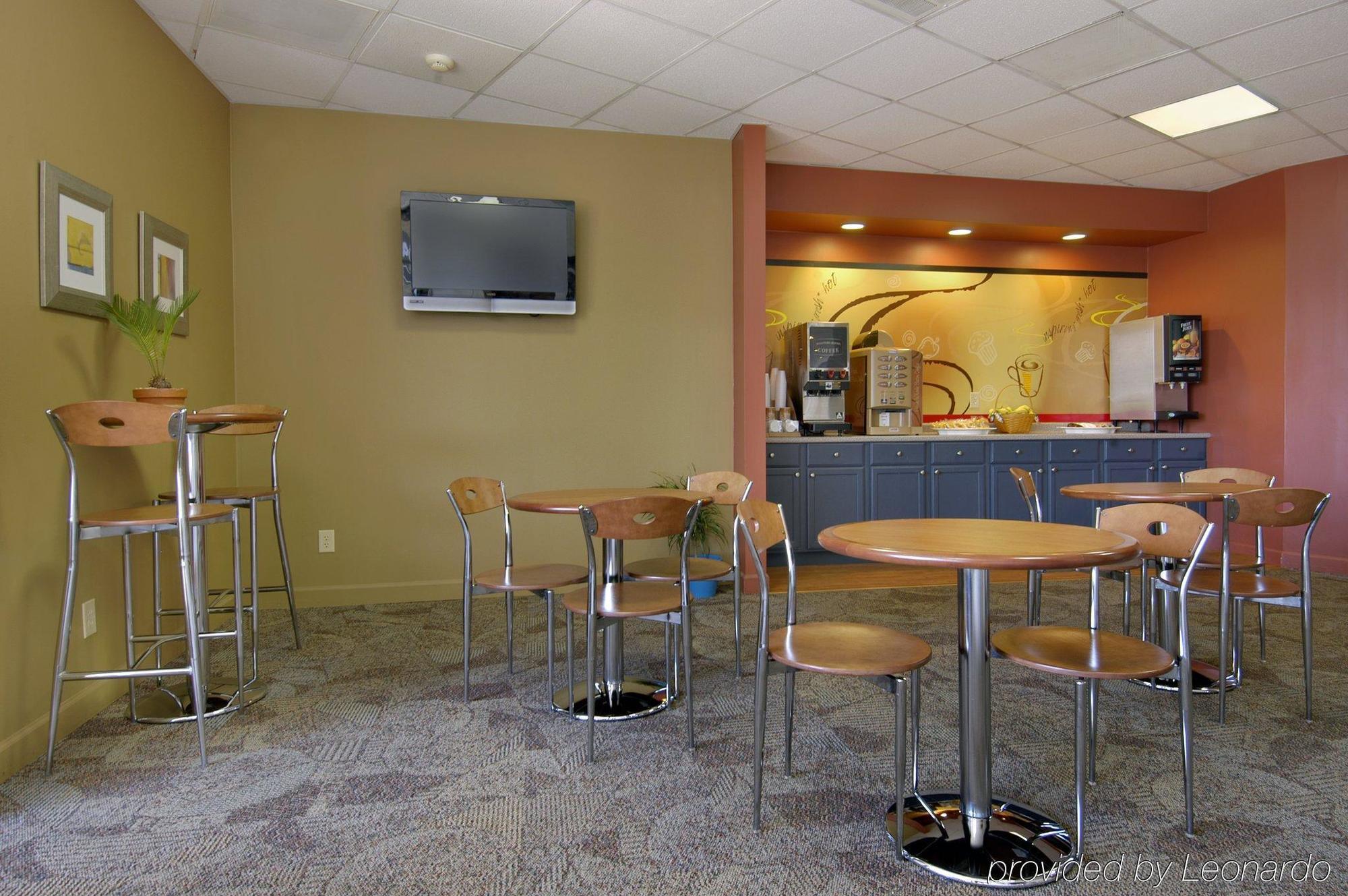 Red Roof Inn & Suites Wytheville Restaurant foto